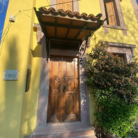 Stone House With Garden In Cunda/ayvalik בית נופש Ayvalı