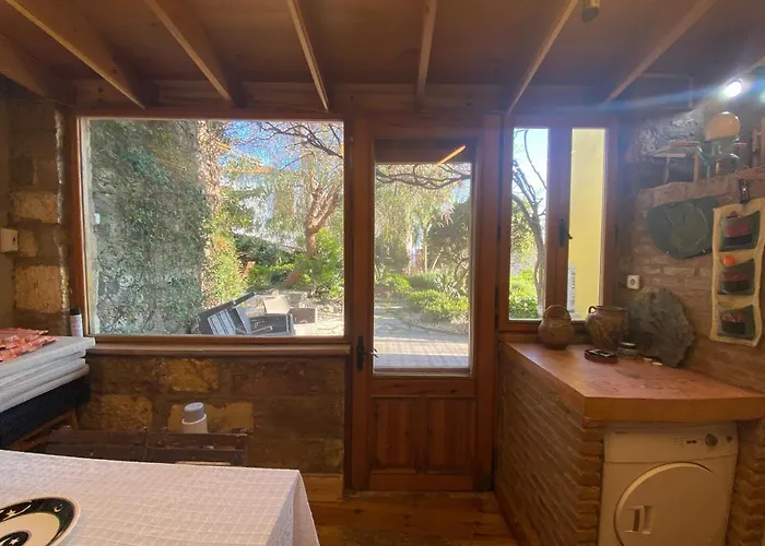 Stone House With Garden In Cunda/ayvalik Ayvalı